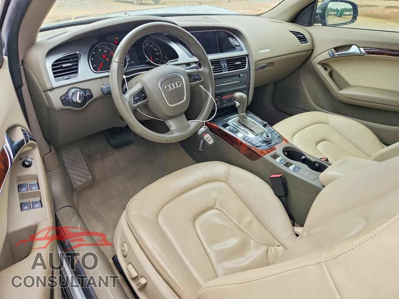 AUDI A5 2012 - WAULFAFH3CN000819