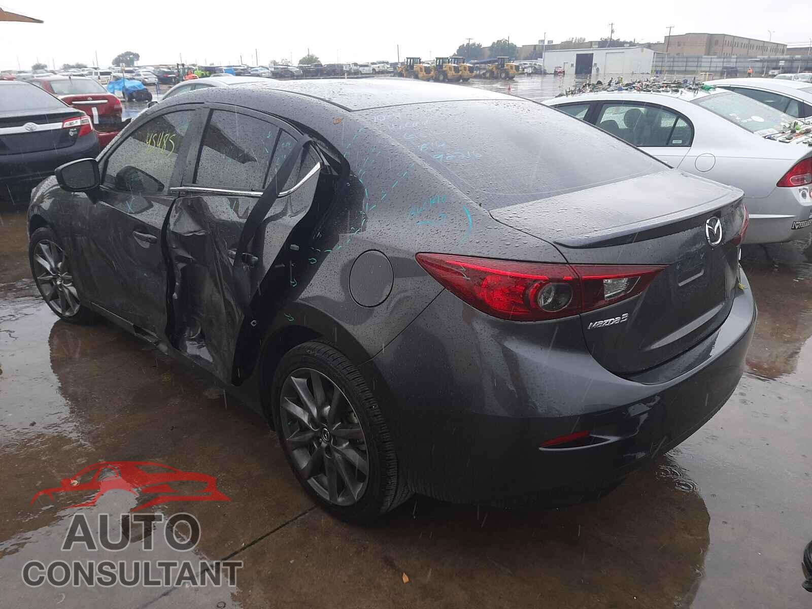 MAZDA 3 2018 - 3MZBN1V36JM179823