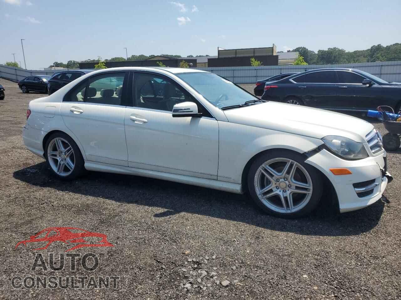 MERCEDES-BENZ C-CLASS 2012 - WDDGF8BB6CR238533