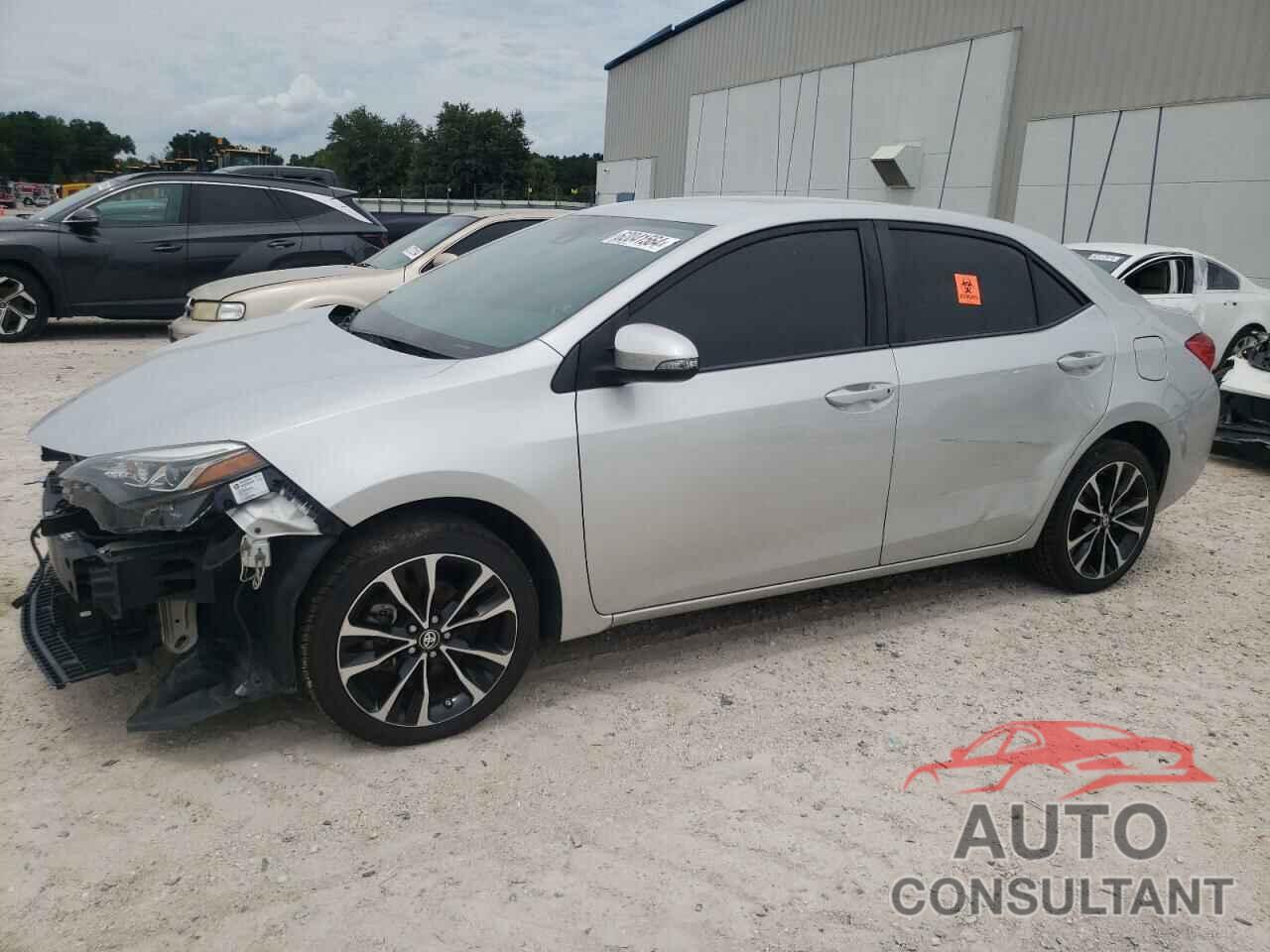 TOYOTA COROLLA 2018 - 5YFBURHE4JP817223