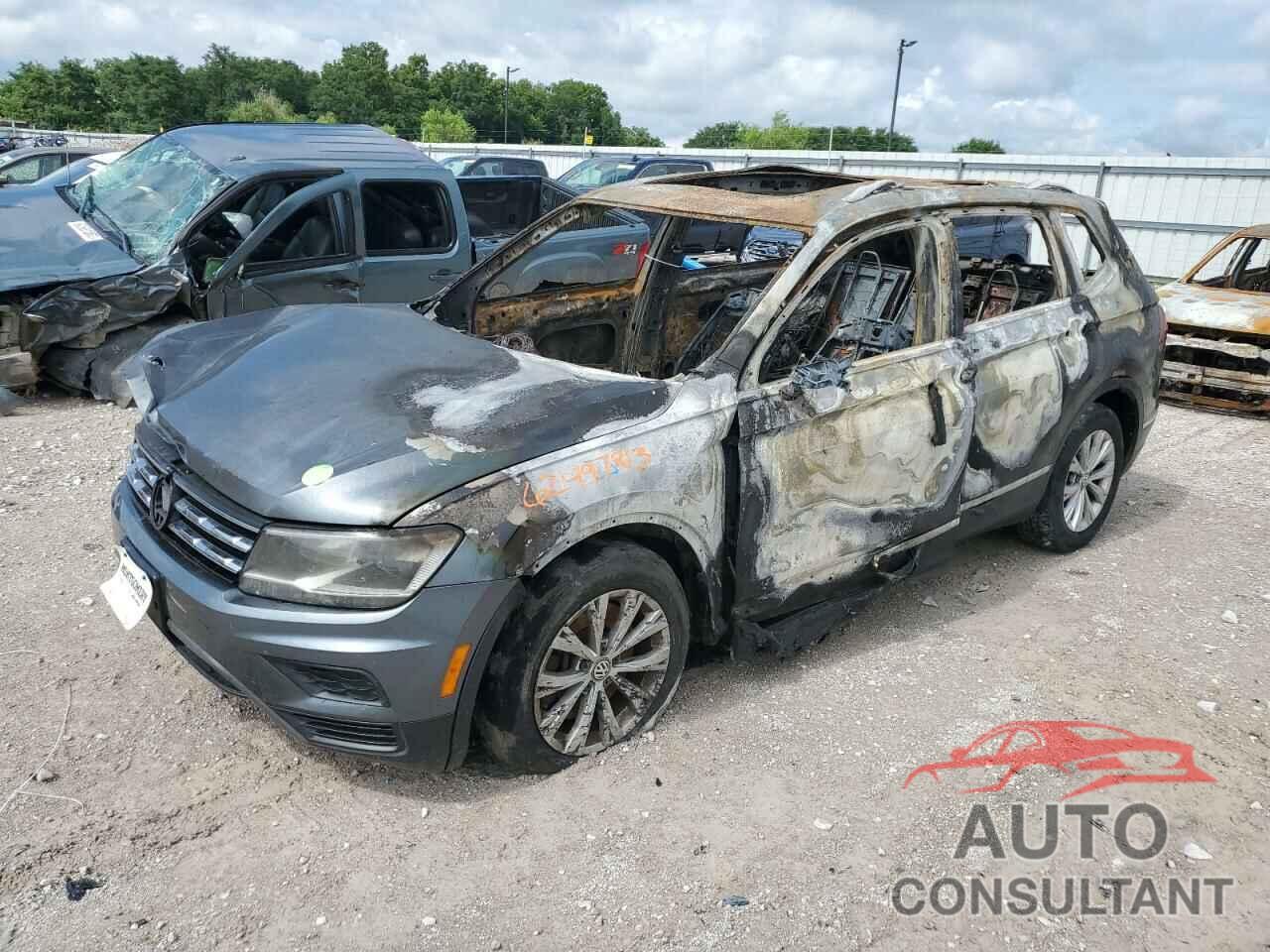 VOLKSWAGEN TIGUAN 2018 - 3VV2B7AX7JM093896