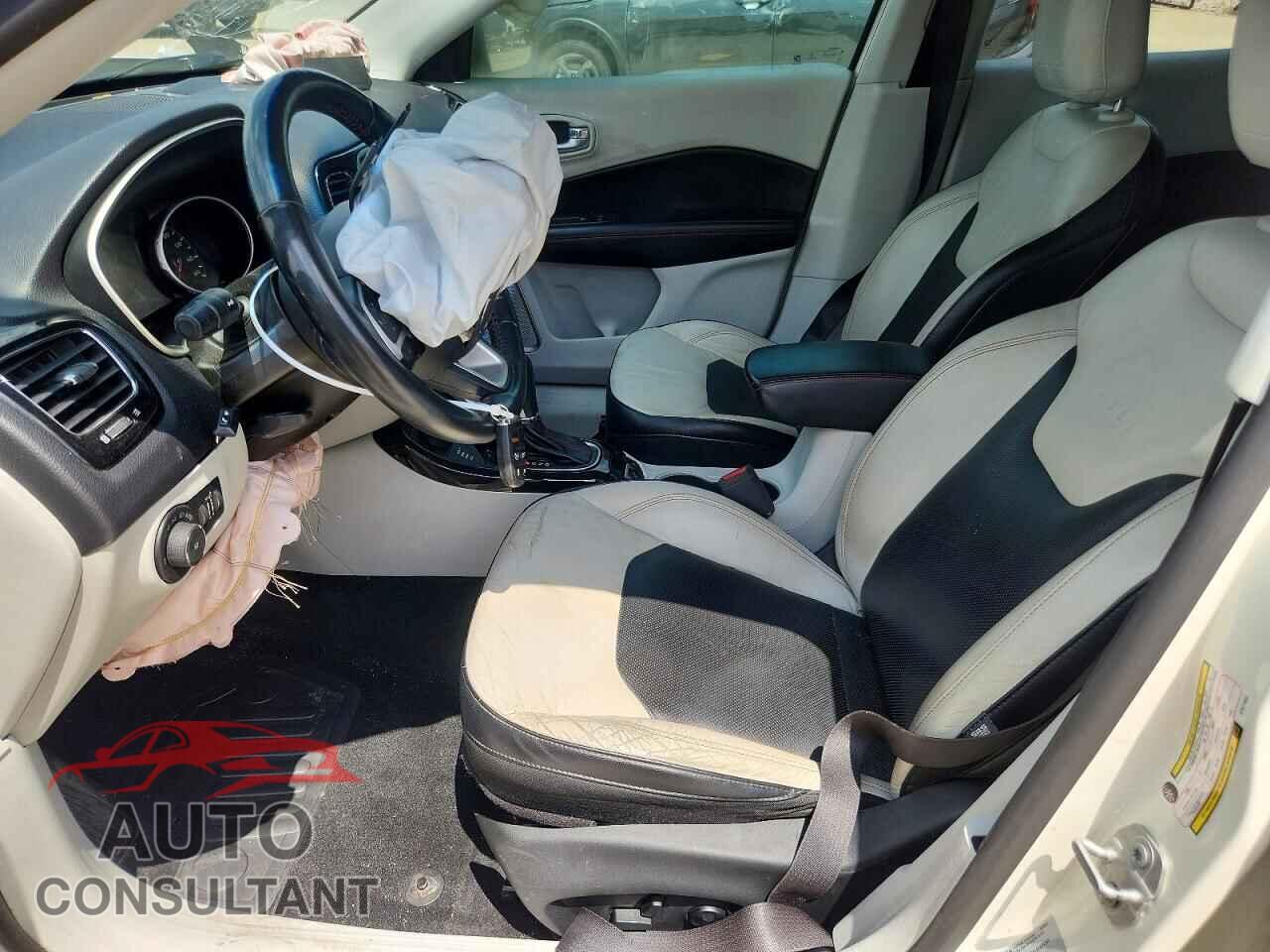 JEEP COMPASS 2017 - 3C4NJDCB5HT671802