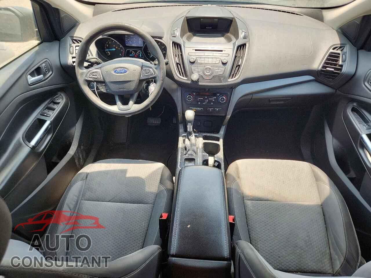 FORD ESCAPE 2017 - 1FMCU0GD4HUB09006