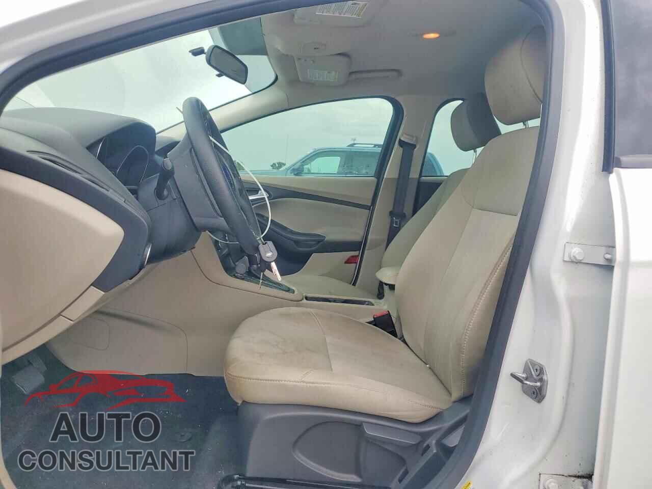 FORD FOCUS 2017 - 1FADP3K29HL337926