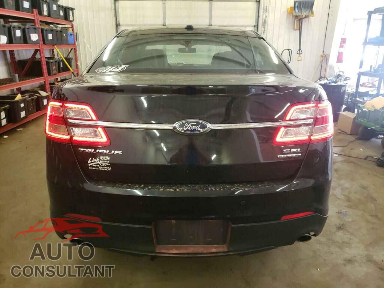 FORD TAURUS 2017 - 1FAHP2E88HG106424