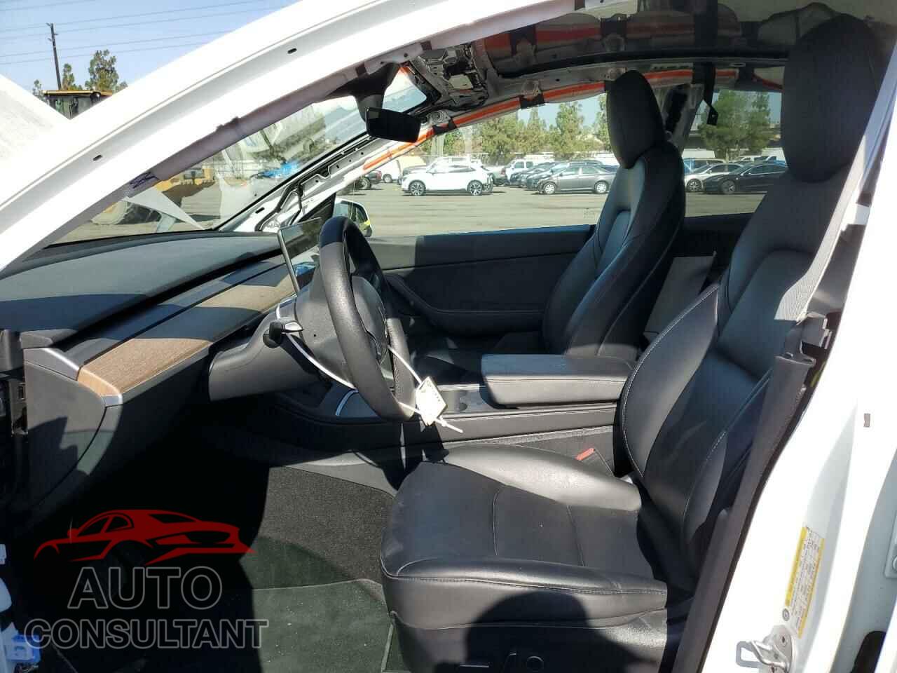 TESLA MODEL Y 2021 - 5YJYGAEE8MF160014