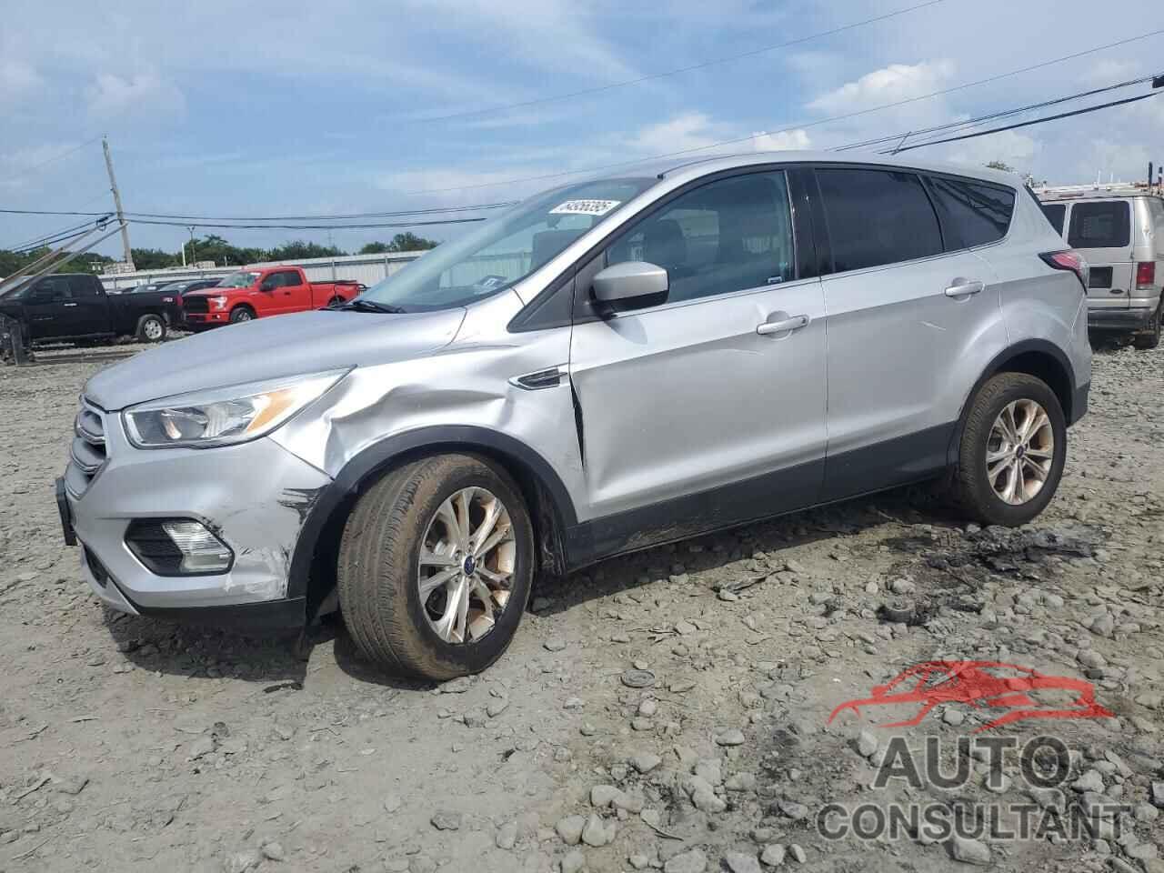 FORD ESCAPE 2017 - 1FMCU0GD6HUD02919