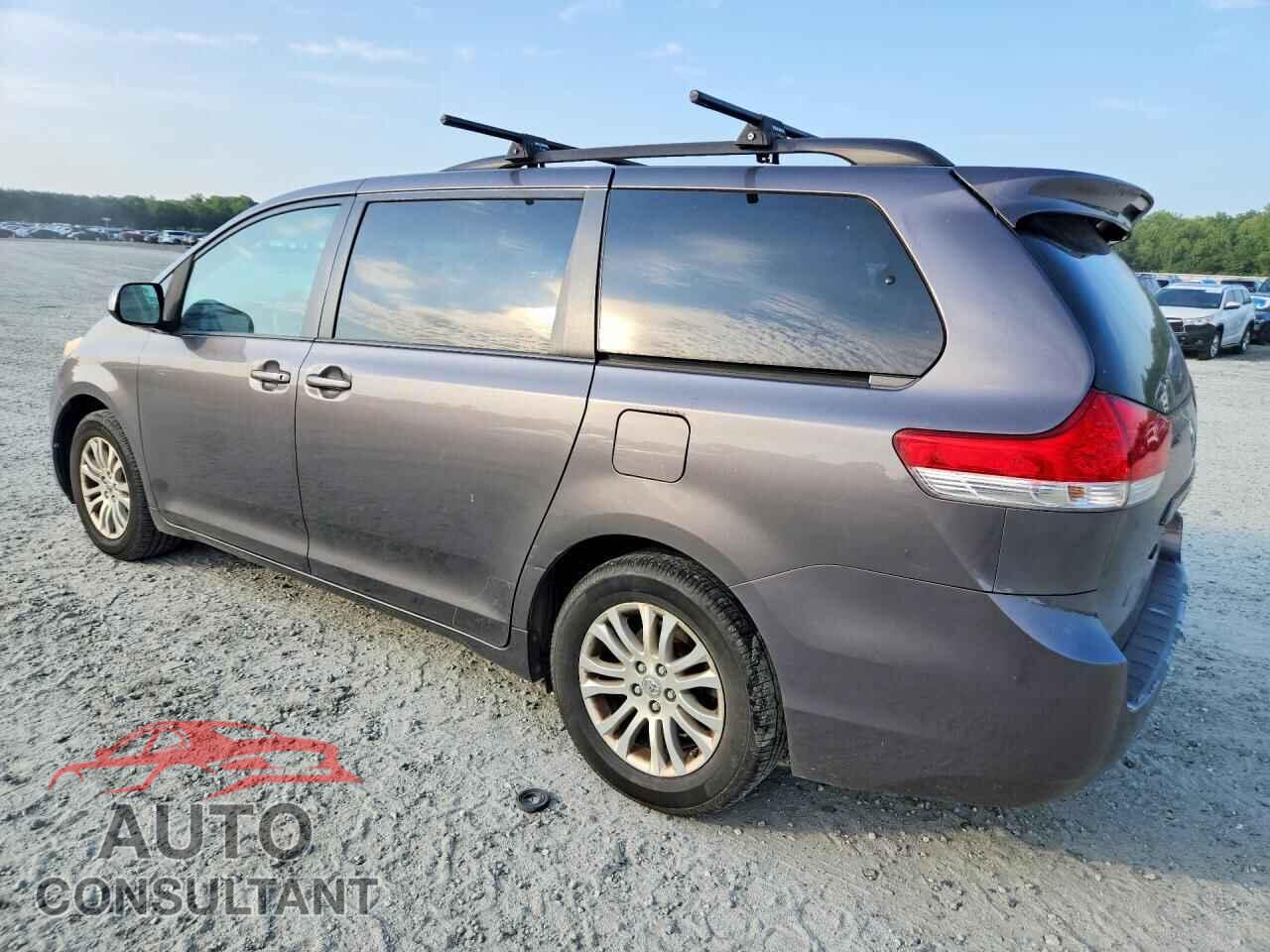 TOYOTA SIENNA 2013 - 5TDYK3DC8DS399472