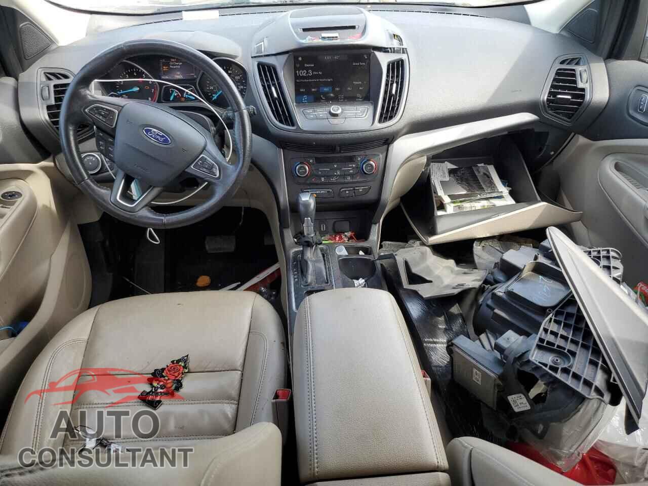 FORD ESCAPE 2017 - 1FMCU9G92HUD68271