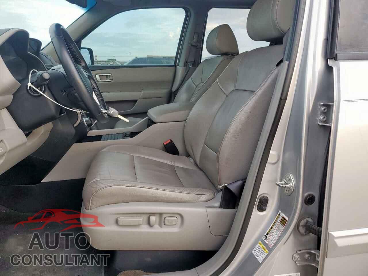 HONDA PILOT 2013 - 5FNYF3H65DB025656
