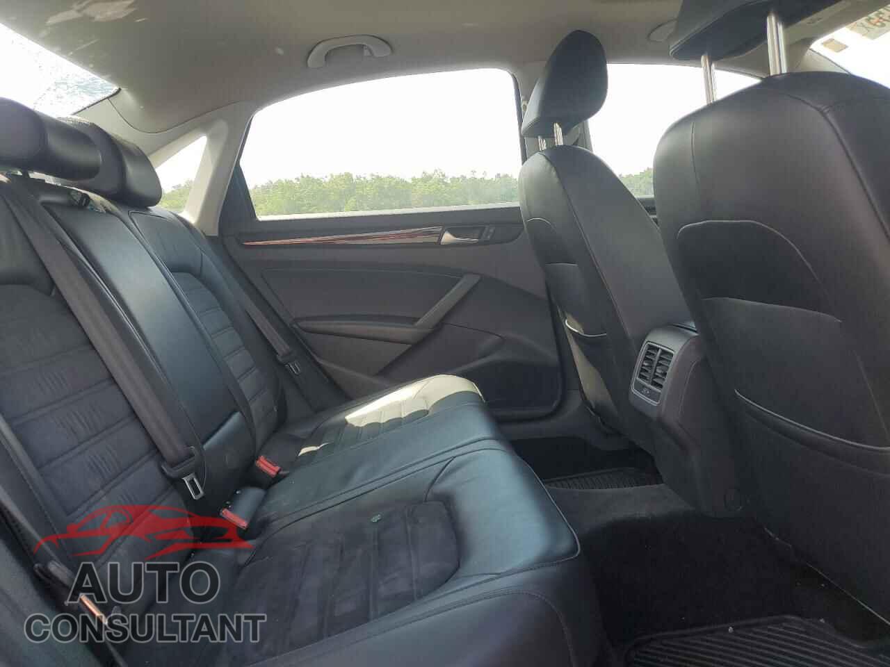 VOLKSWAGEN PASSAT 2014 - 1VWCT7A34EC042258