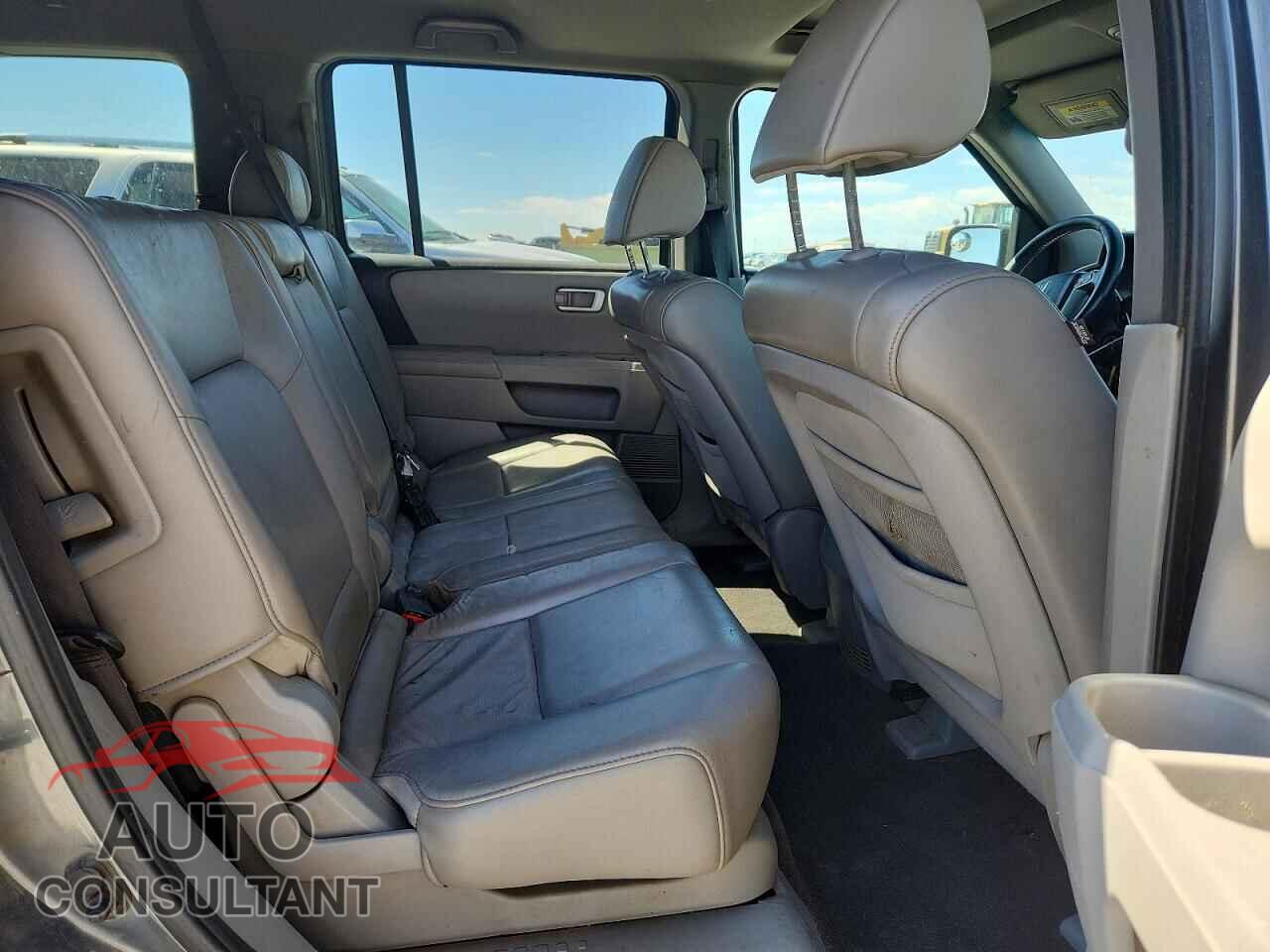 HONDA PILOT 2011 - 5FNYF4H52BB022708