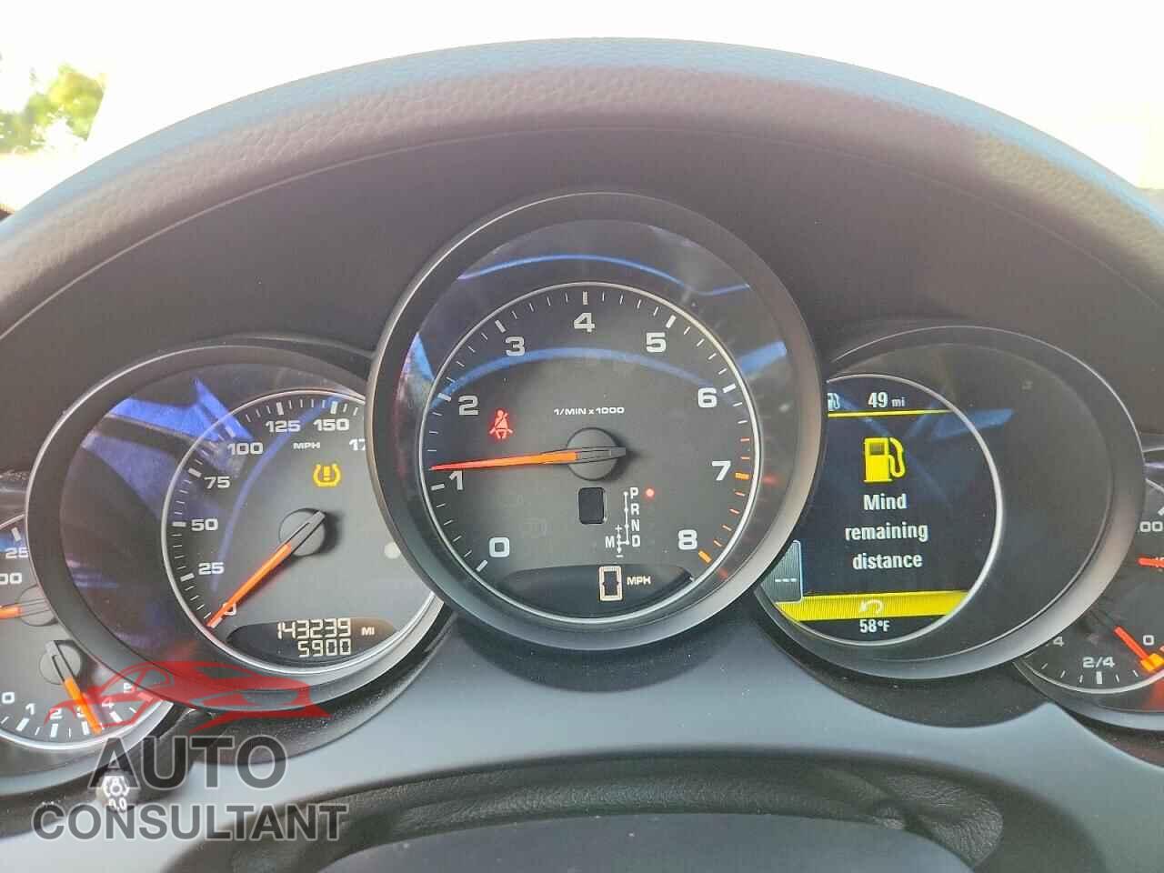 PORSCHE CAYENNE 2017 - WP1AA2A24HKA89003