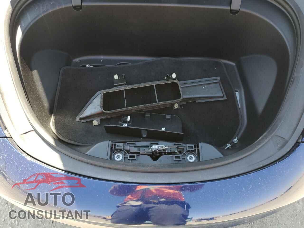 TESLA MODEL 3 2017 - 5YJ3E1EA7HF002024