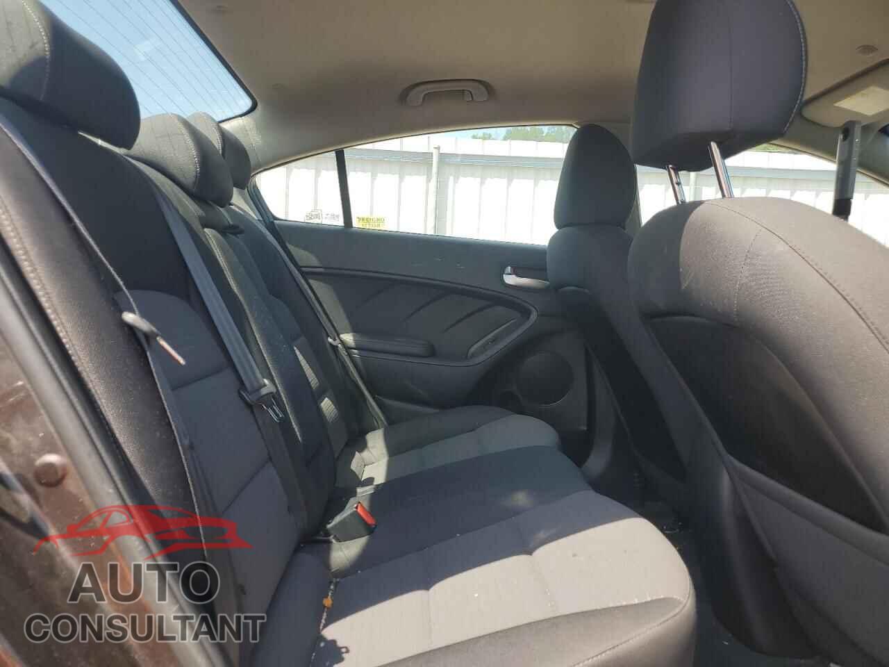 KIA FORTE 2017 - 3KPFL4A79HE080938