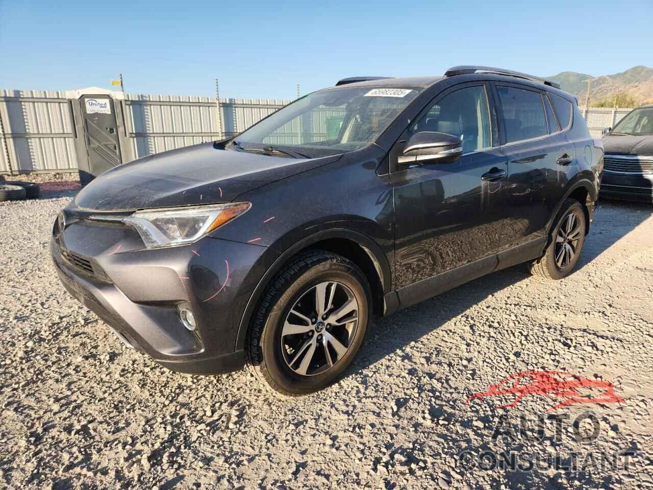 TOYOTA RAV4 2017 - JTMRFREV2HJ113257