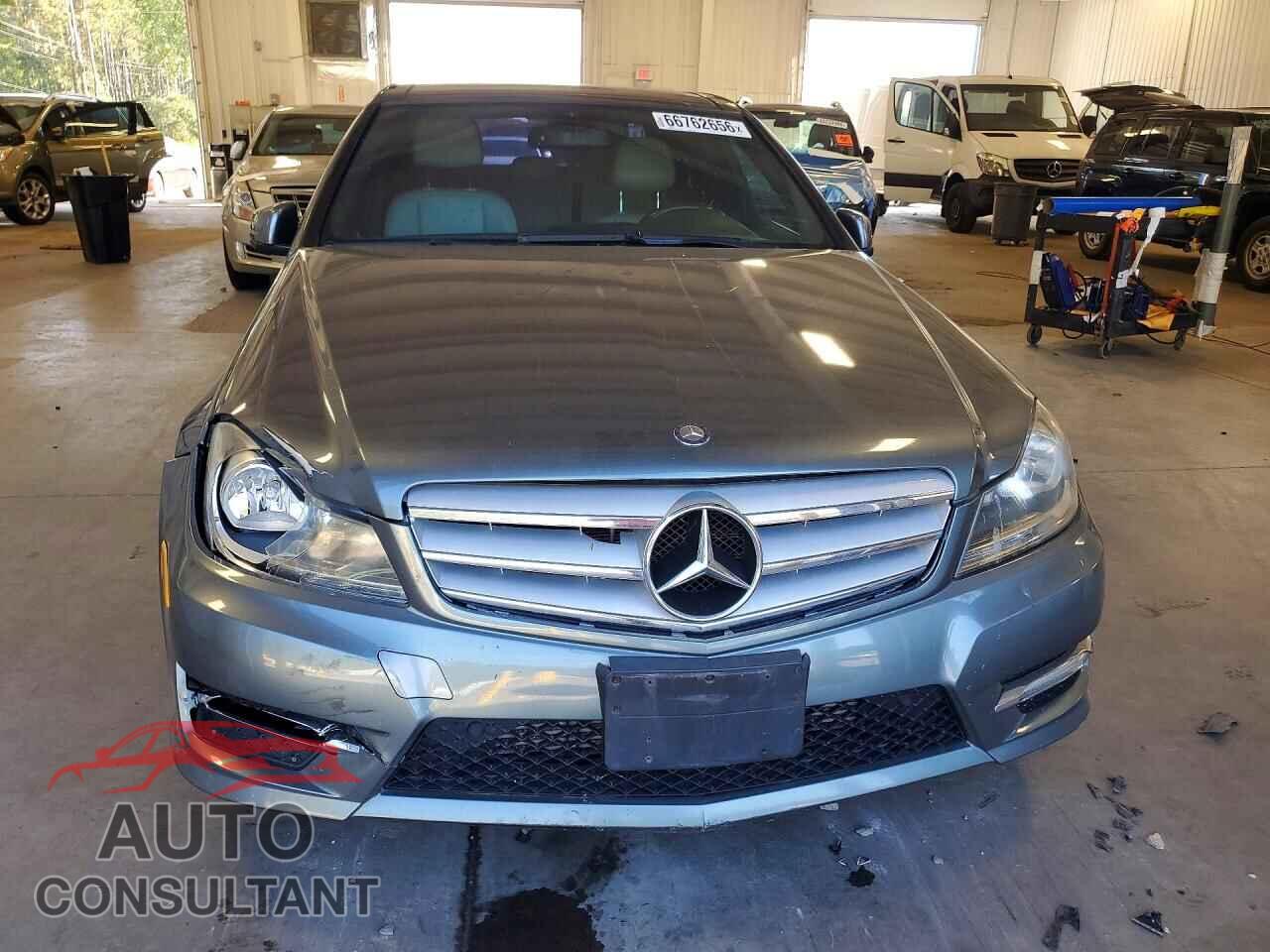 MERCEDES-BENZ C-CLASS 2012 - WDDGF4HB1CA649532