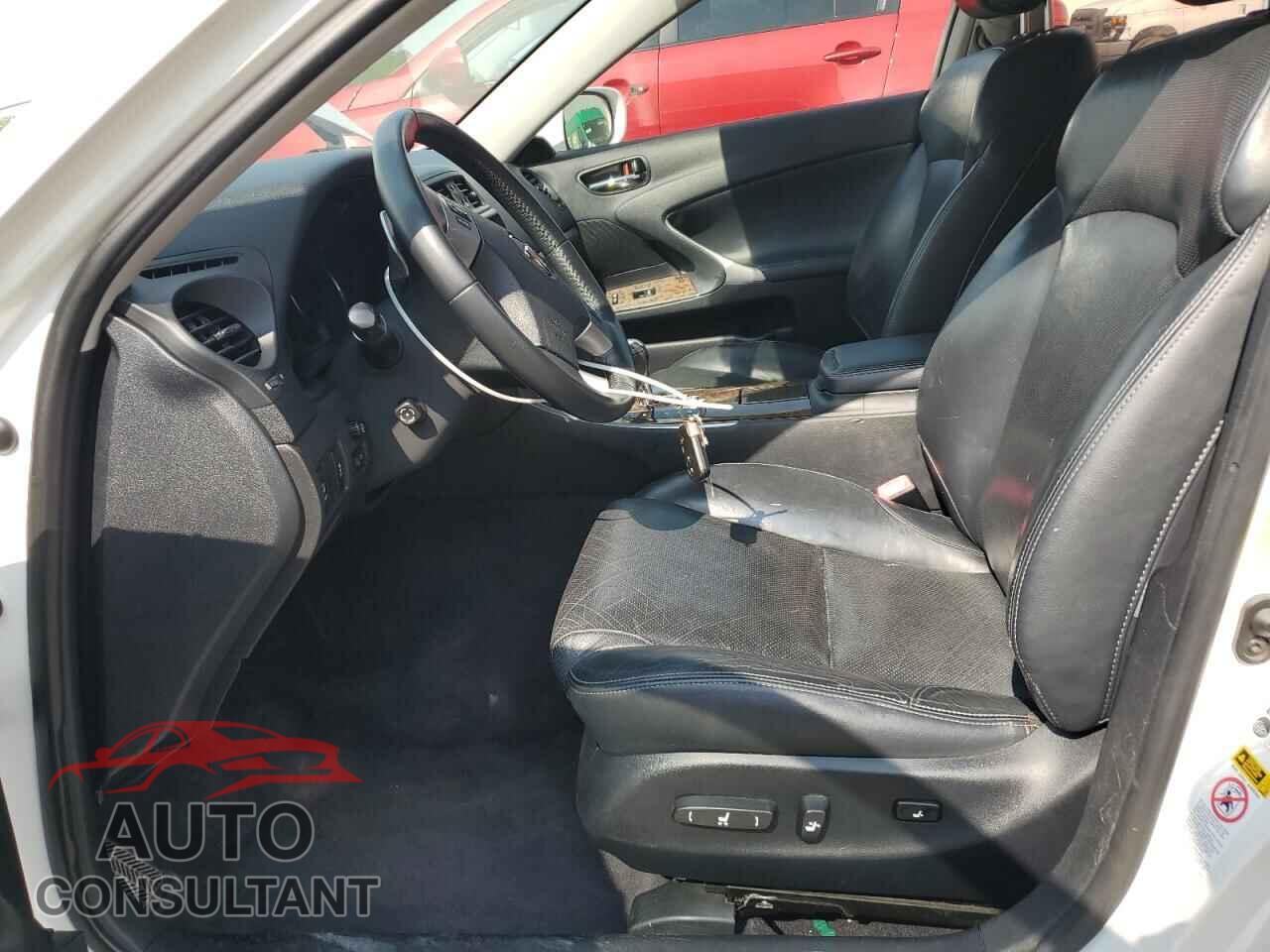 LEXUS IS 2012 - JTHCF5C24C5059547