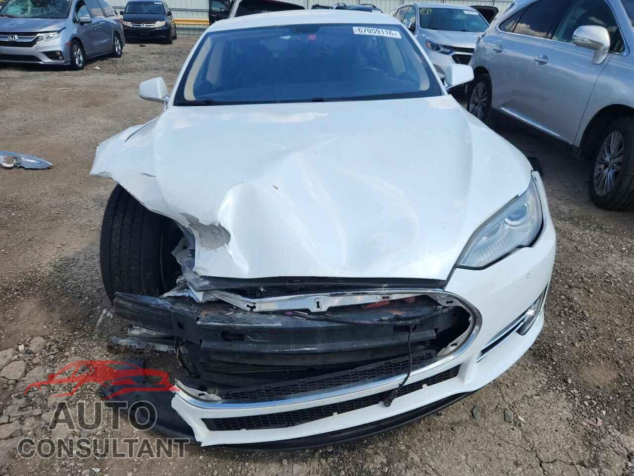 TESLA MODEL S 2014 - 5YJSA1H11EFP33935