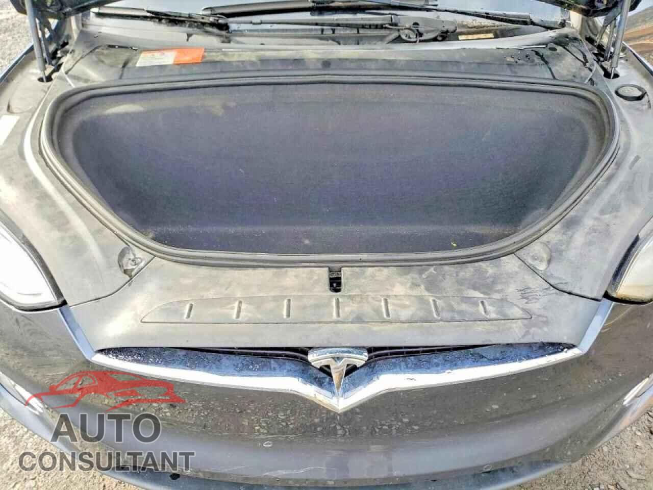 TESLA MODEL X 2020 - 5YJXCBE21LF261784