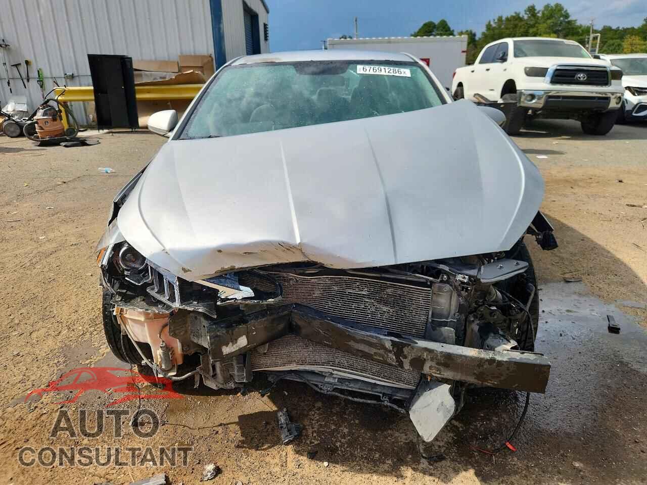 HYUNDAI ELANTRA 2019 - 5NPD74LF3KH498012