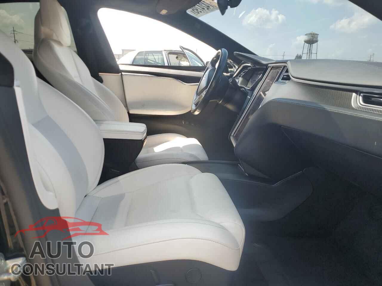 TESLA MODEL S 2017 - 5YJSA1E45HF200716