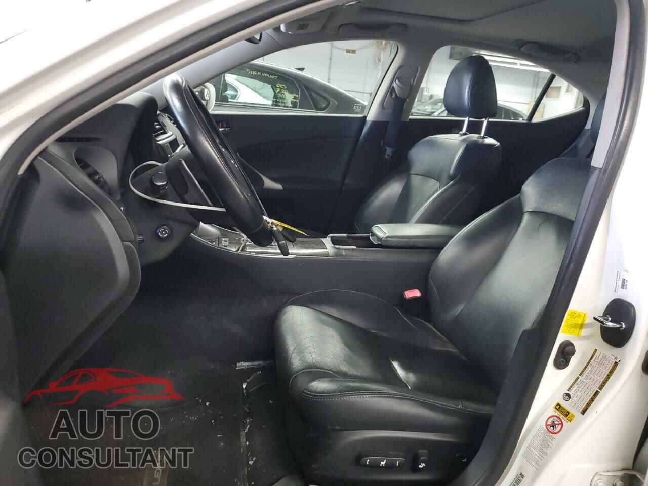 LEXUS IS 2012 - JTHCF5C29C5055400