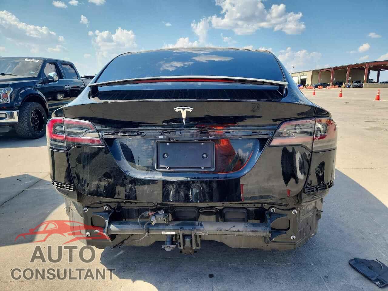 TESLA MODEL X 2023 - 7SAXCBE52PF376428