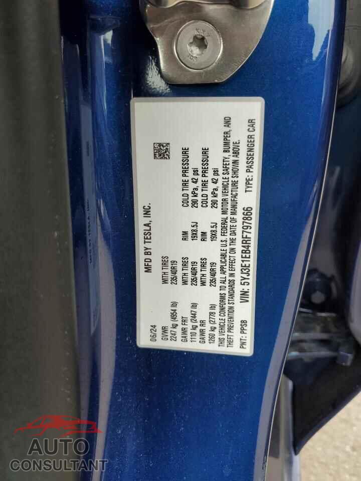 TESLA MODEL 3 2024 - 5YJ3E1EB4RF797866