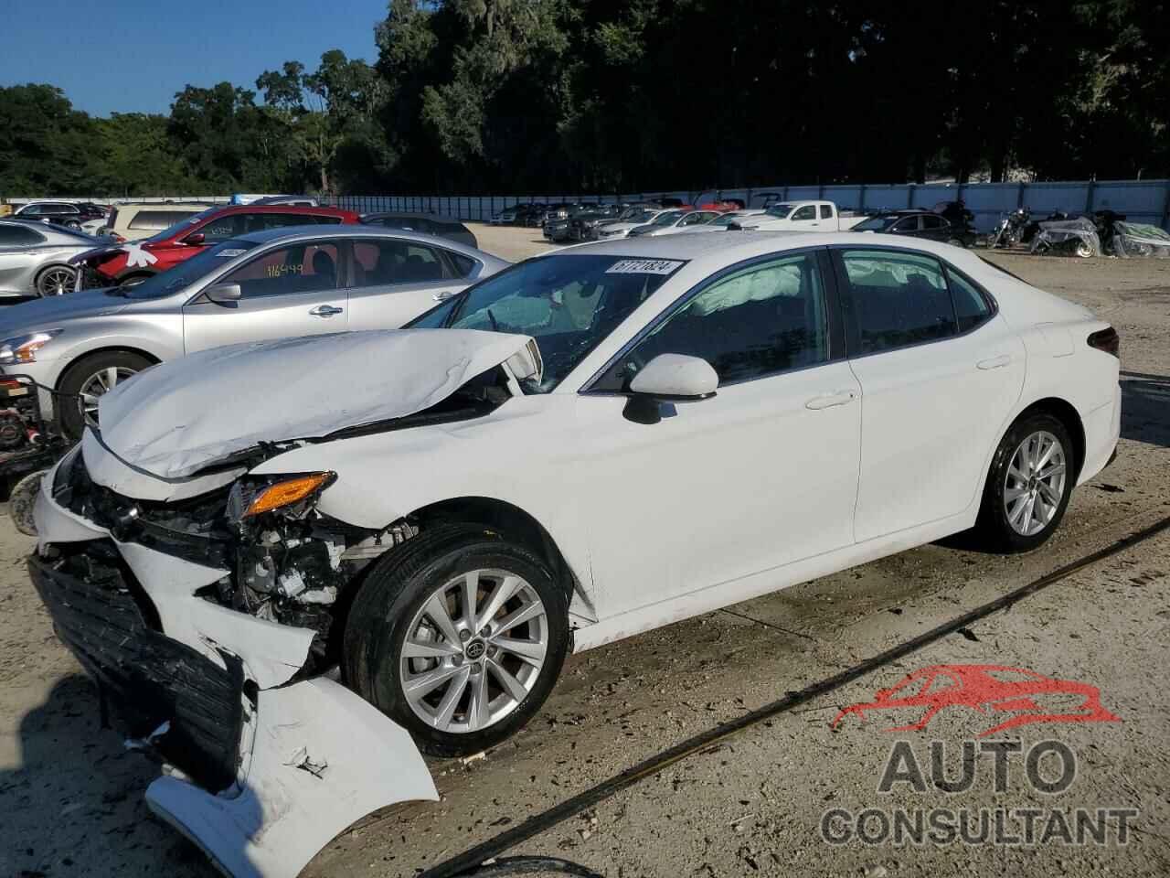 TOYOTA CAMRY 2022 - 4T1C11AK4NU662451