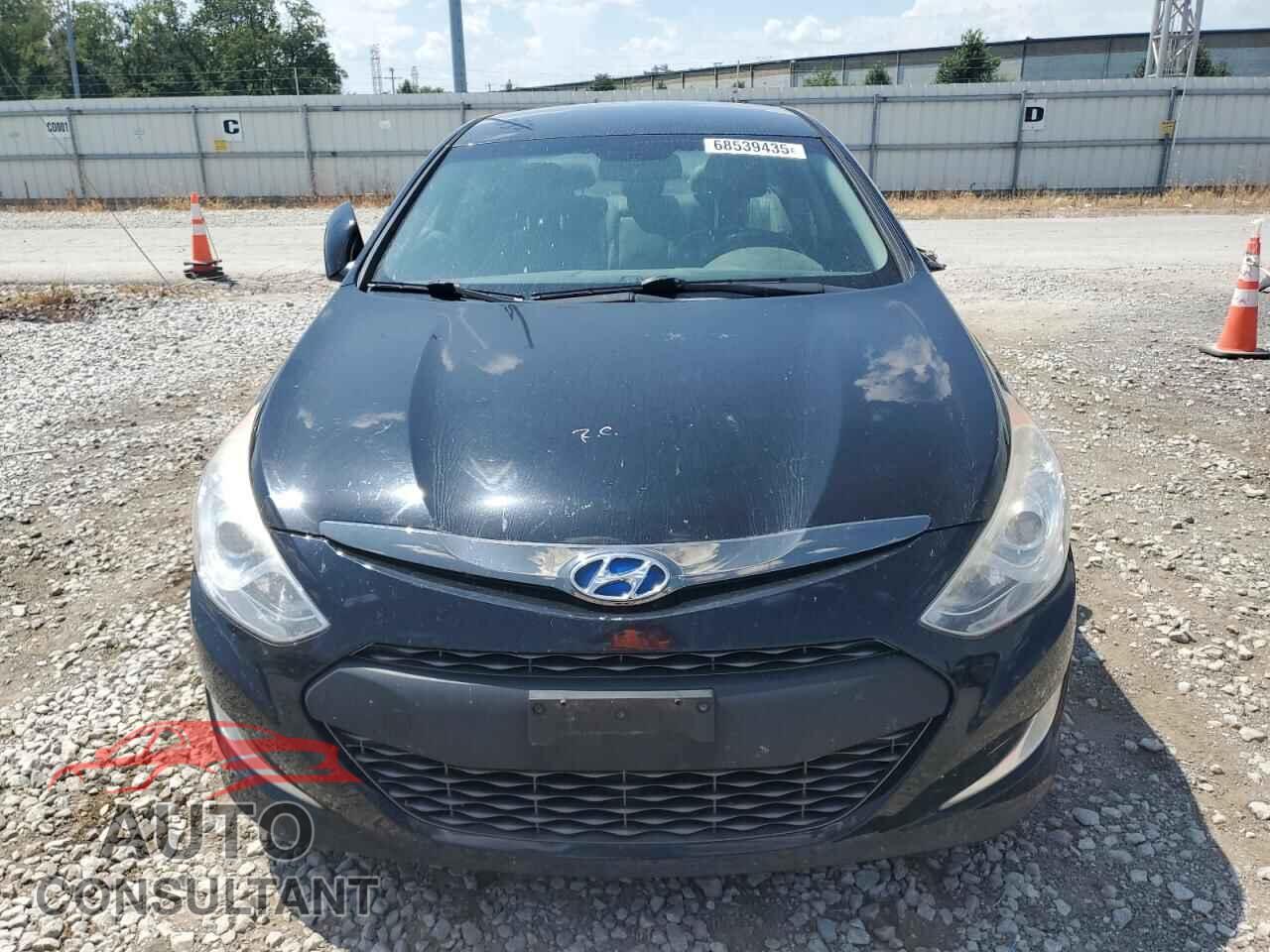 HYUNDAI SONATA 2012 - KMHEC4A48CA032842
