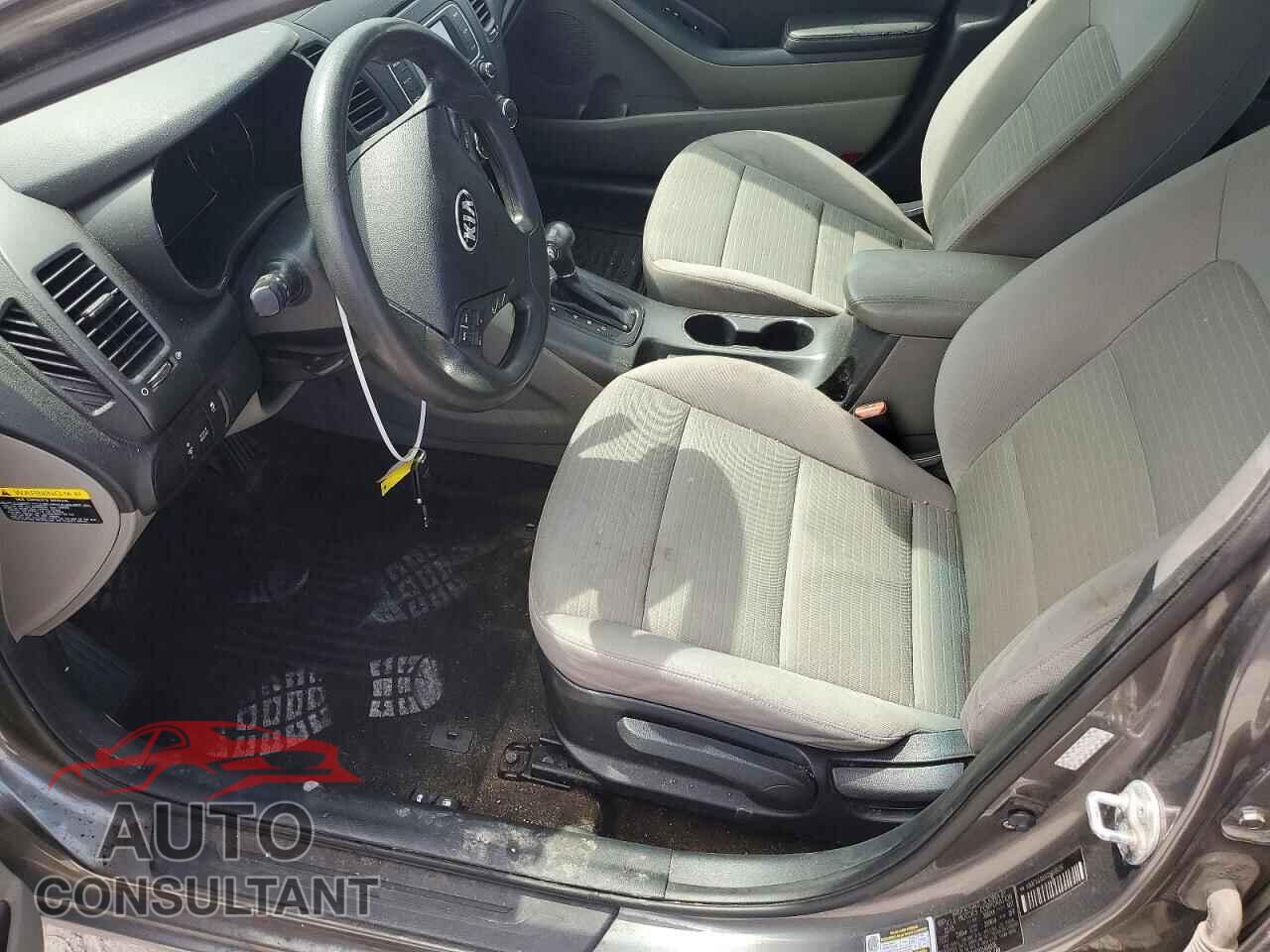 KIA FORTE 2016 - KNAFX4A6XG5468036