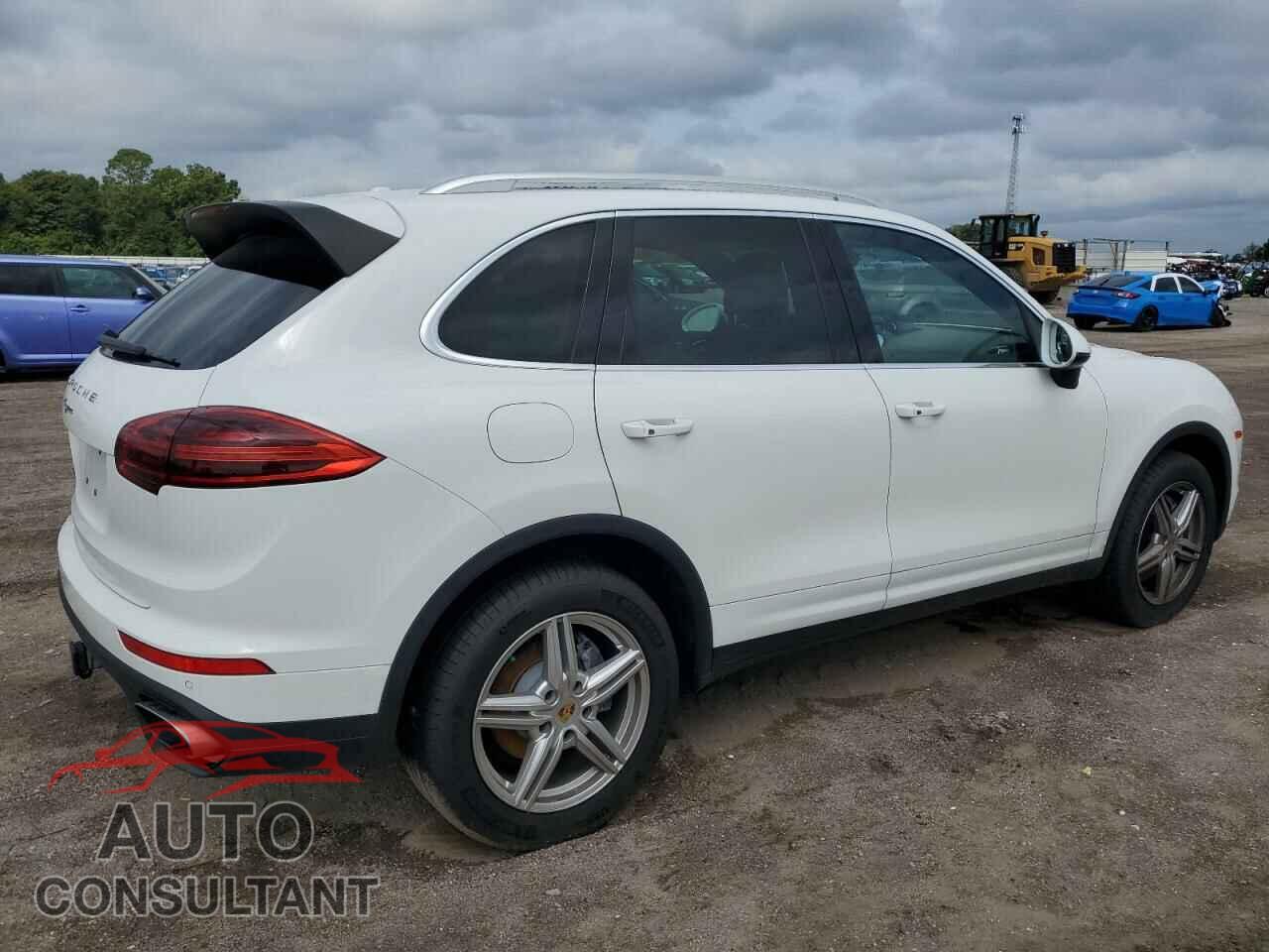 PORSCHE CAYENNE 2018 - WP1AA2A28JKA03178
