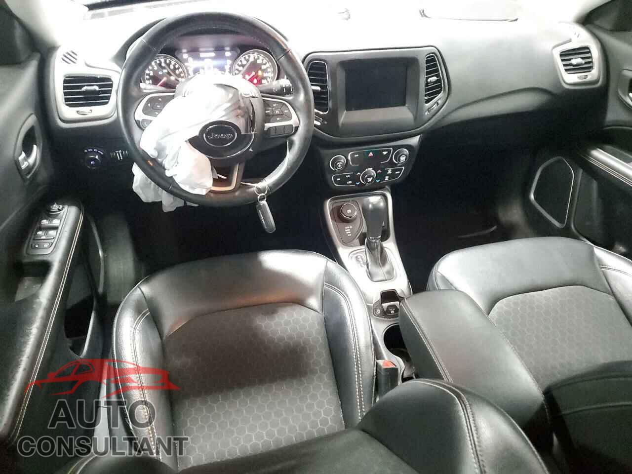 JEEP COMPASS 2018 - 3C4NJDBB9JT455183