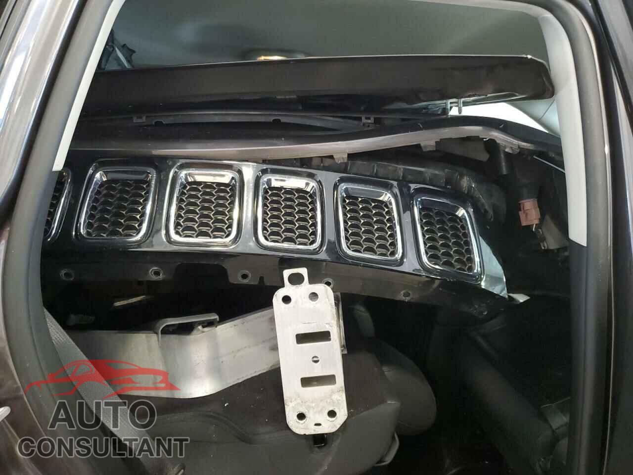 JEEP COMPASS 2018 - 3C4NJCBBXJT123473