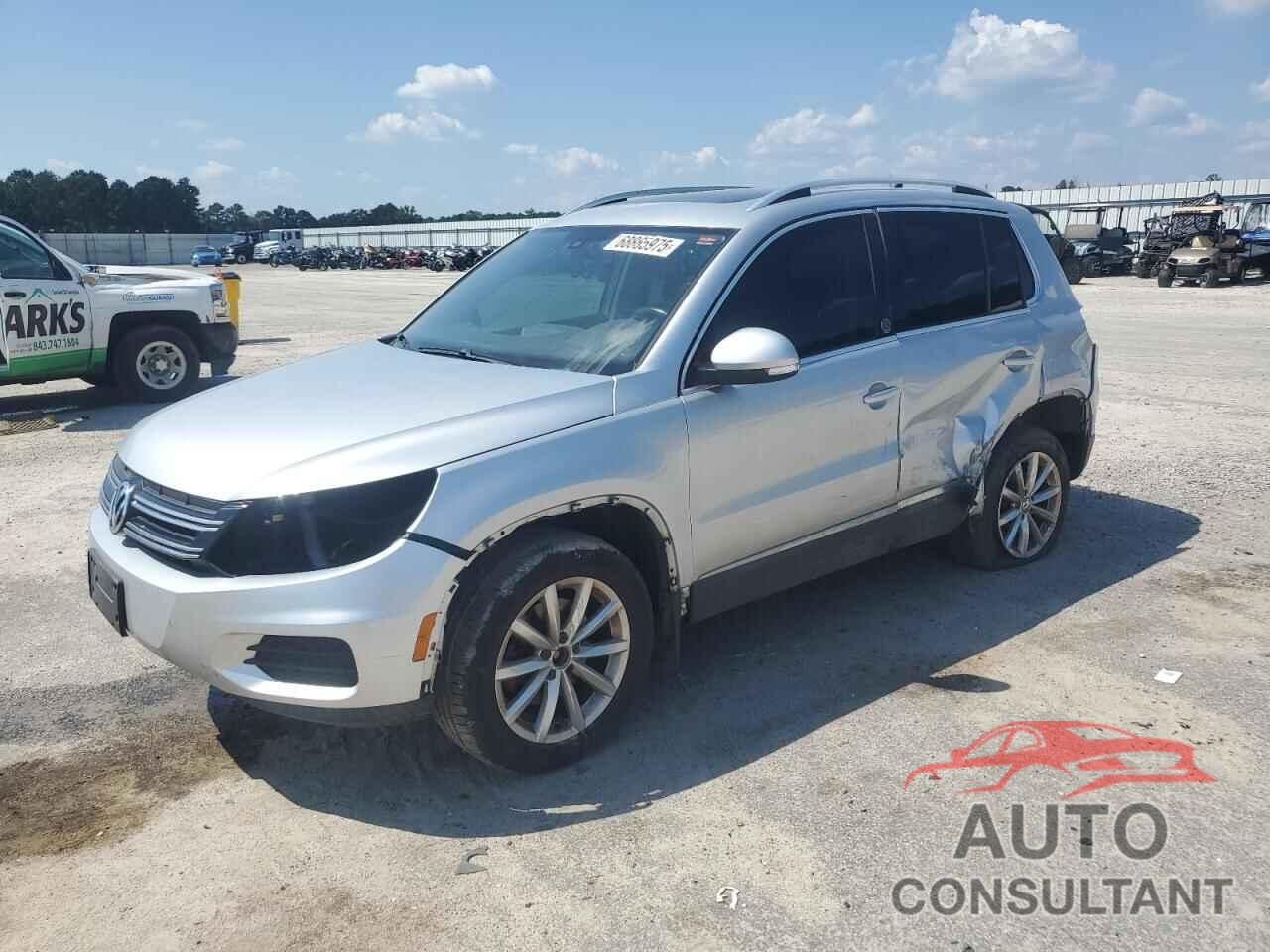 VOLKSWAGEN TIGUAN 2017 - WVGSV7AX2HK041370