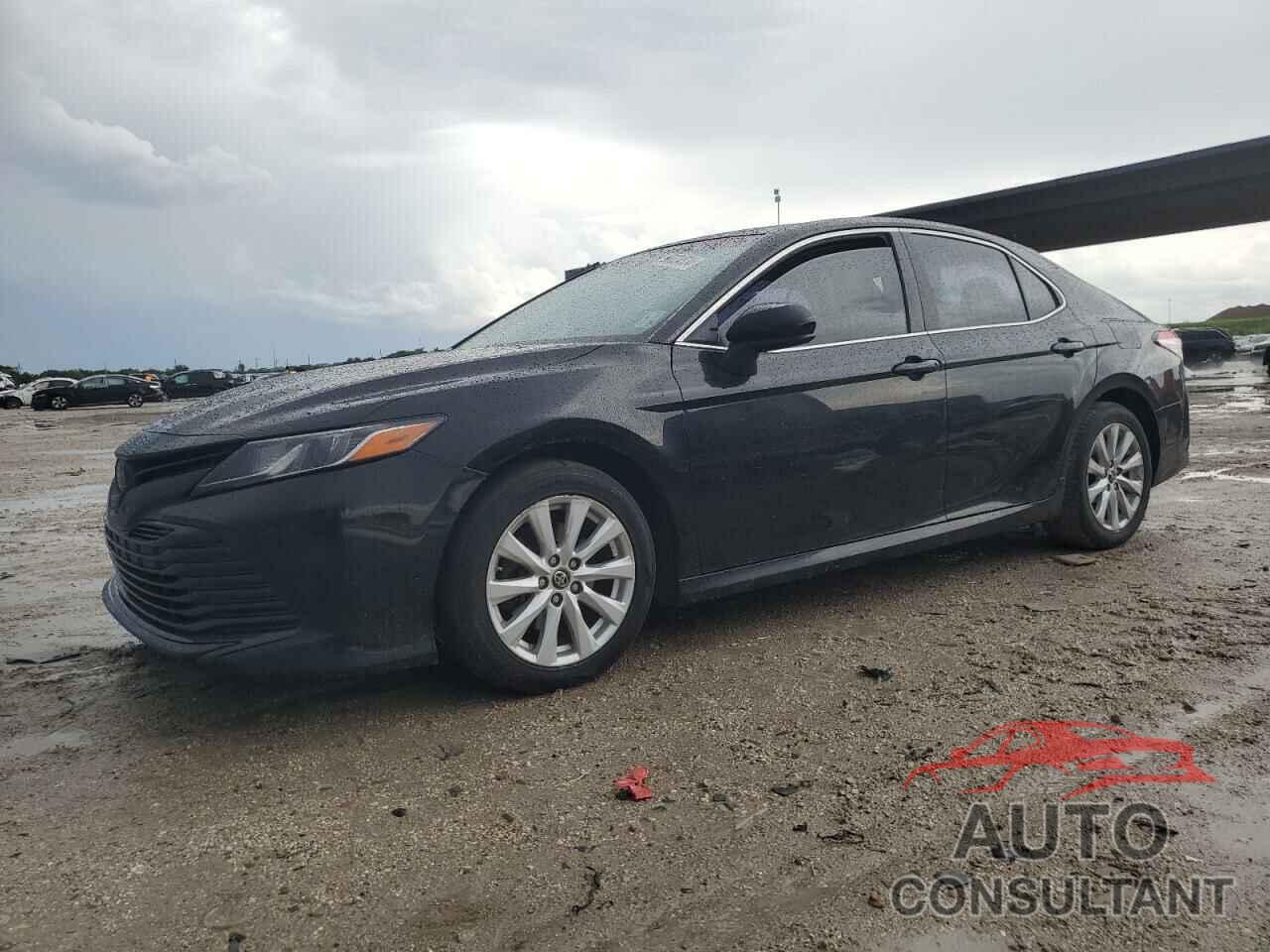 TOYOTA CAMRY 2018 - JTNB11HK7J3020386