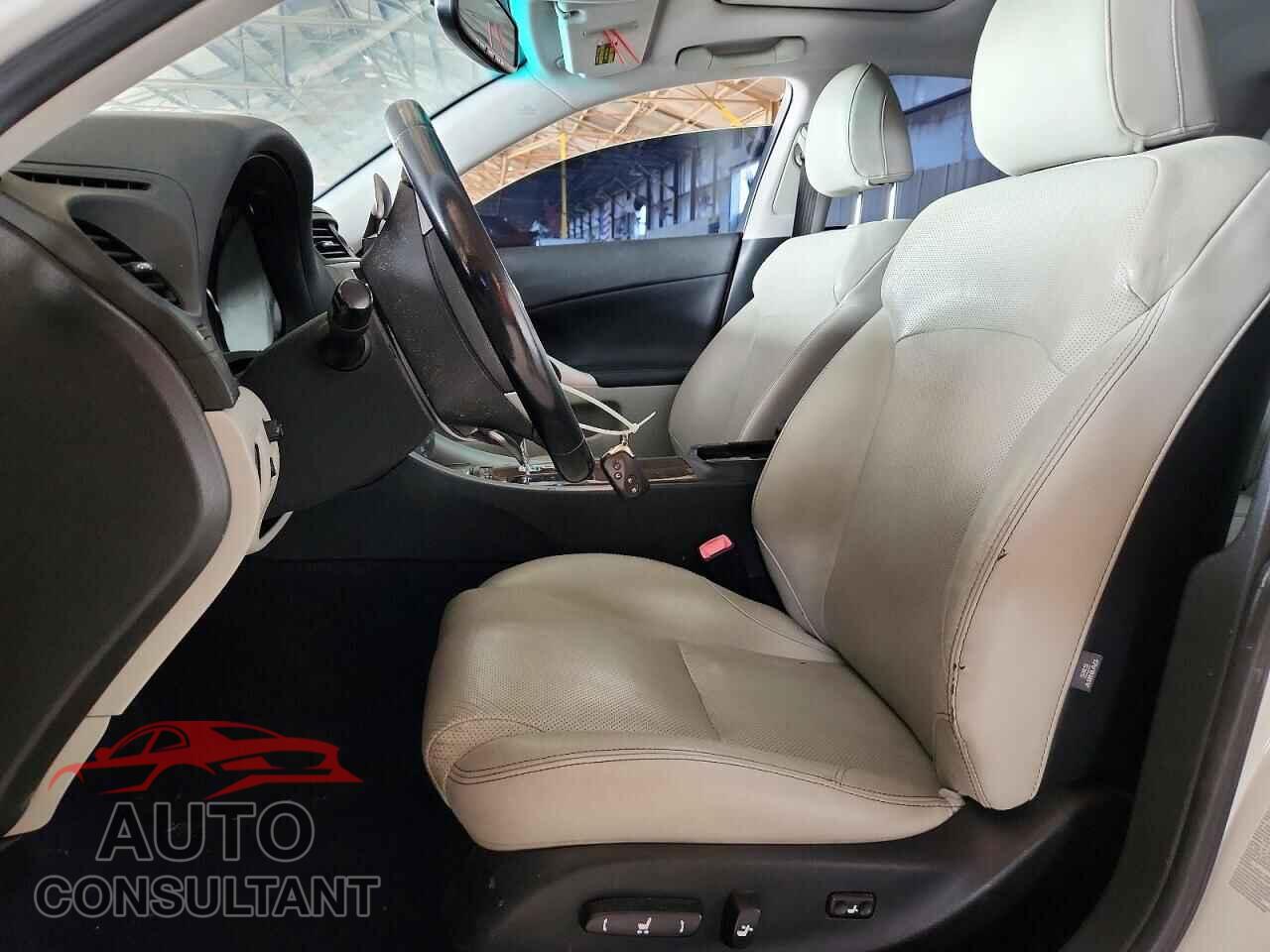 LEXUS IS 2012 - JTHBF5C21C5172819