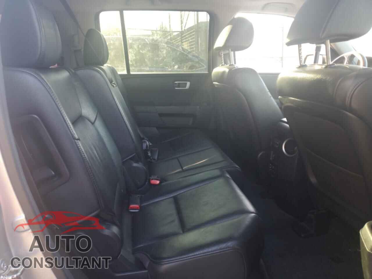 HONDA PILOT 2013 - 5FNYF4H64DB034855