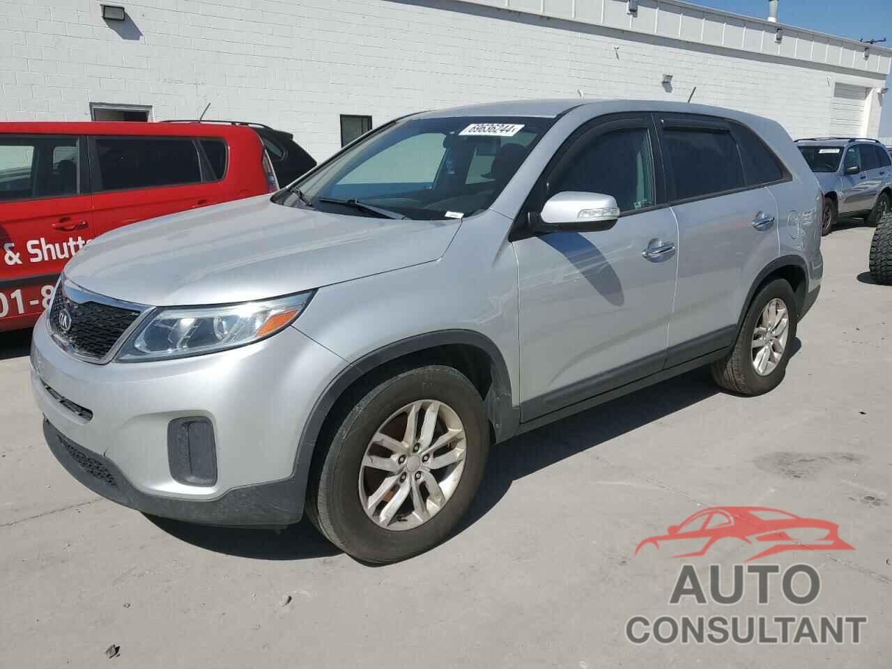 KIA SORENTO 2015 - 5XYKT3A61FG593908