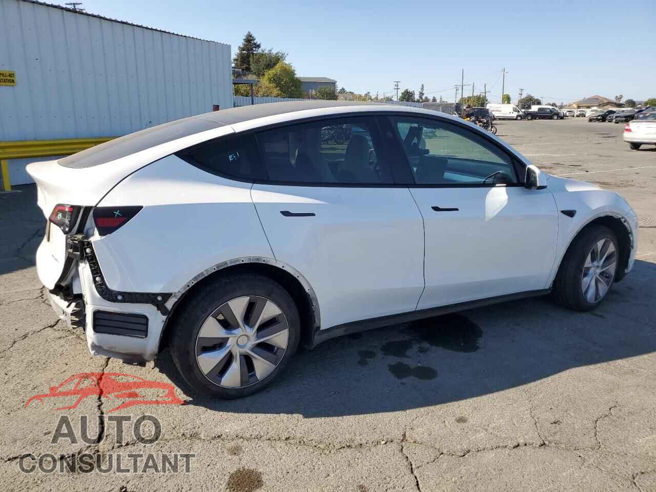 TESLA MODEL Y 2023 - 7SAYGDEE8PF873777