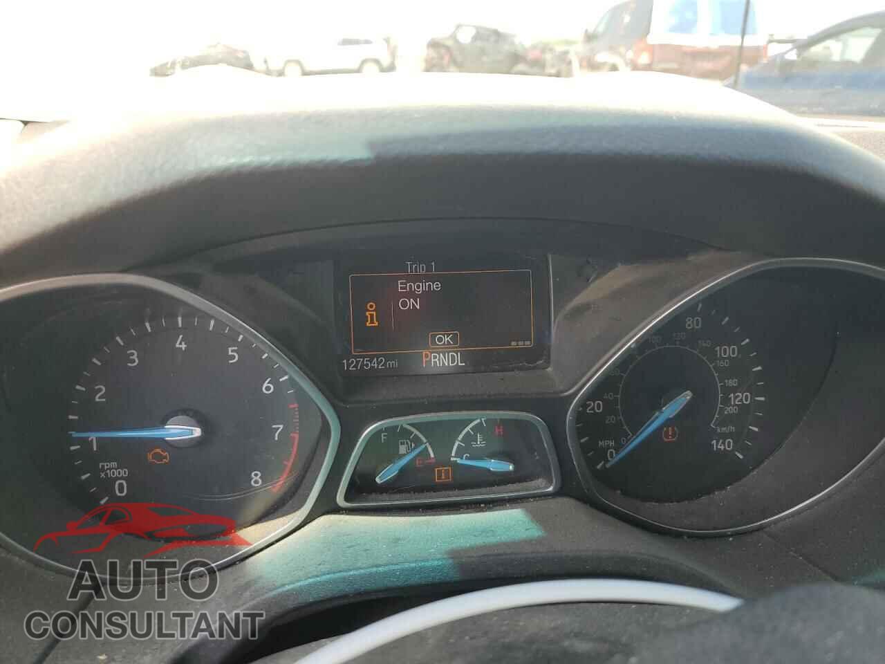 FORD FOCUS 2015 - 1FADP3E26FL342123
