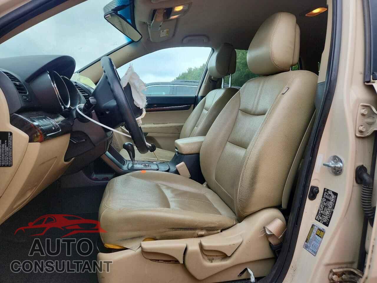 KIA SORENTO 2012 - 5XYKT3A11CG194528