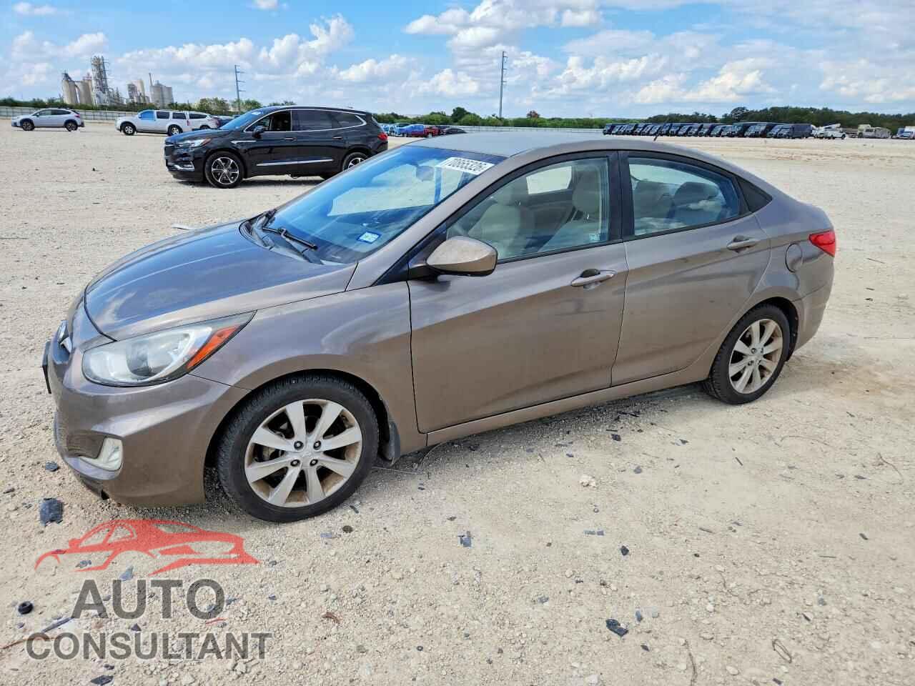 HYUNDAI ACCENT 2012 - KMHCU4AE5CU098440