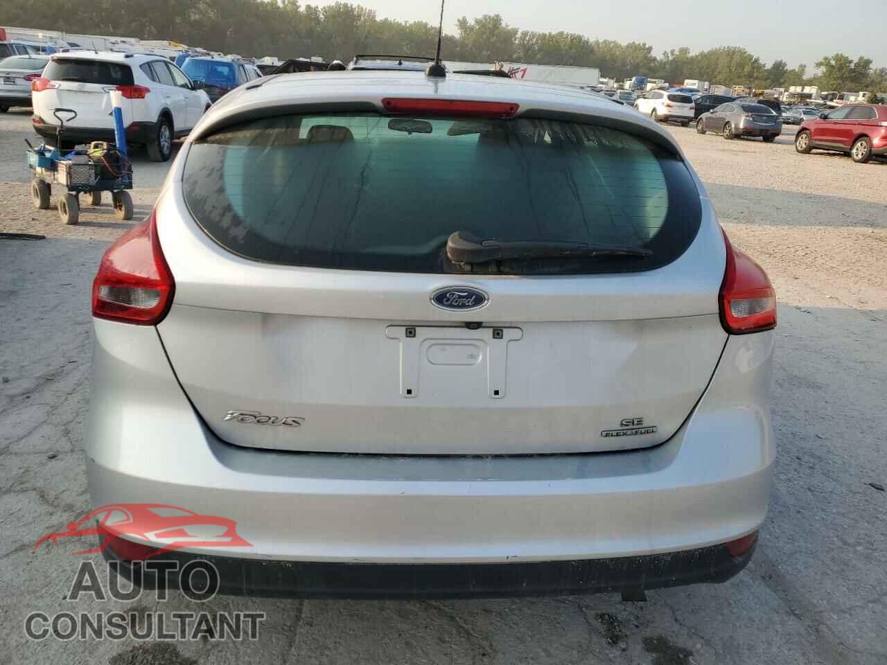 FORD FOCUS 2015 - 1FADP3K28FL283807