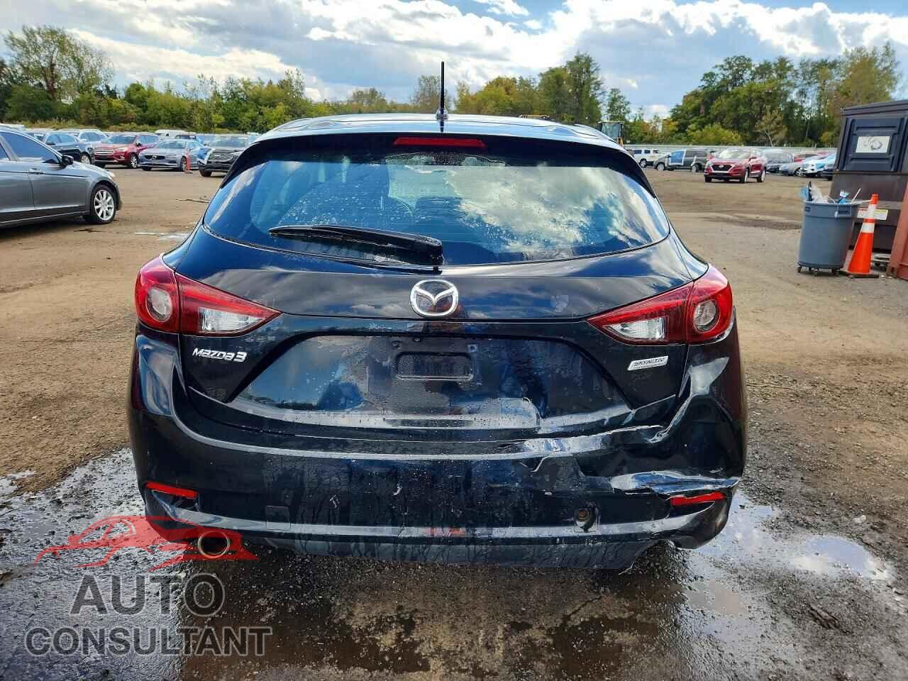 MAZDA 3 2018 - 3MZBN1K73JM222943
