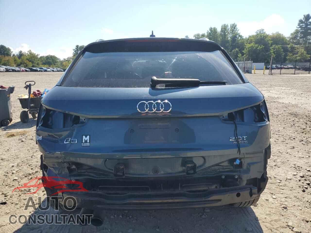 AUDI Q3 2017 - WA1ECCFS3HR013267