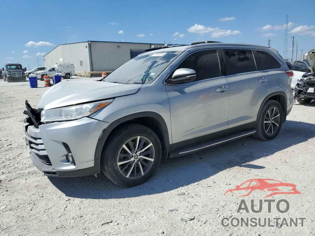 TOYOTA HIGHLANDER 2019 - 5TDKZRFH2KS565706