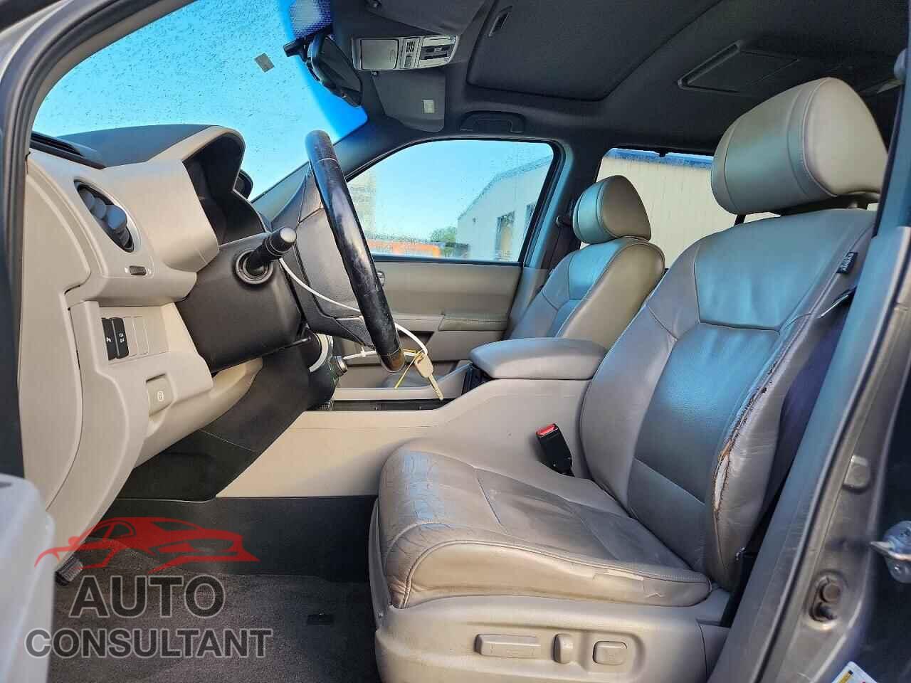 HONDA PILOT 2011 - 5FNYF3H96BB005889