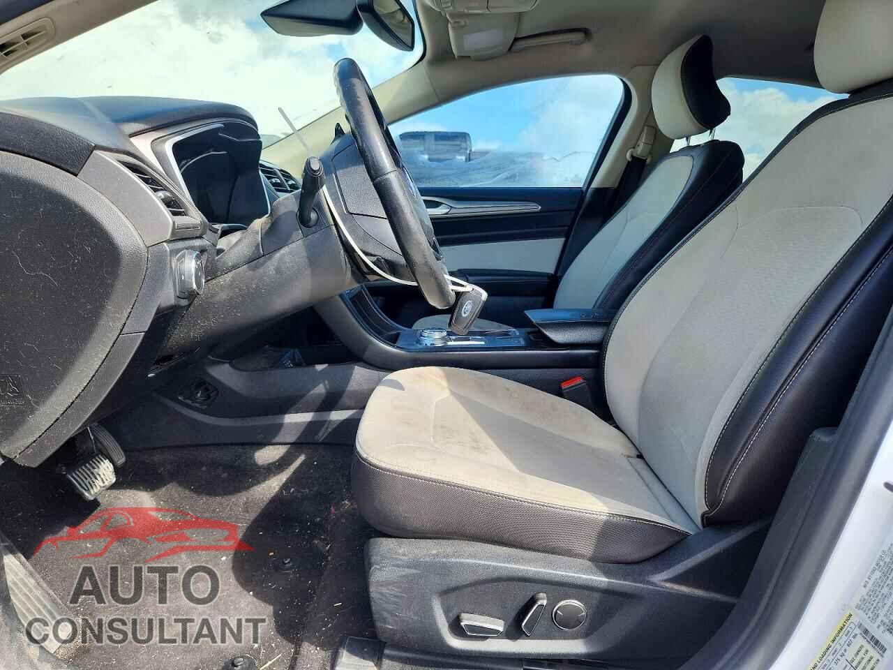 FORD FUSION 2019 - 3FA6P0HD7KR215400